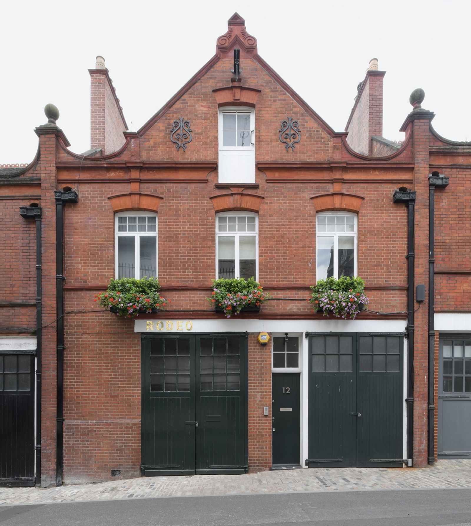 Manalo & White — Sylvia Kouvali Gallery